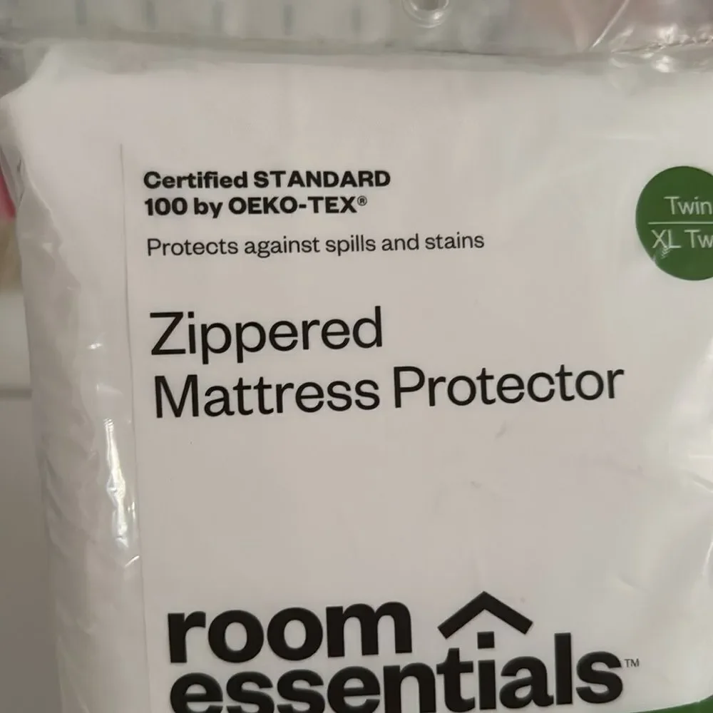 Room Essentials White Mattress Protector NWT